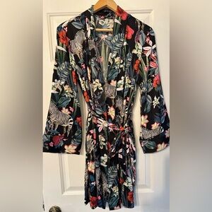 Banana republic, watercolor zebra silk robe, XS